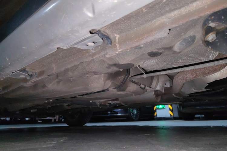 Used Volkswagen Cross Lavida 2014 1.6L Automatic Chassis Rear Left