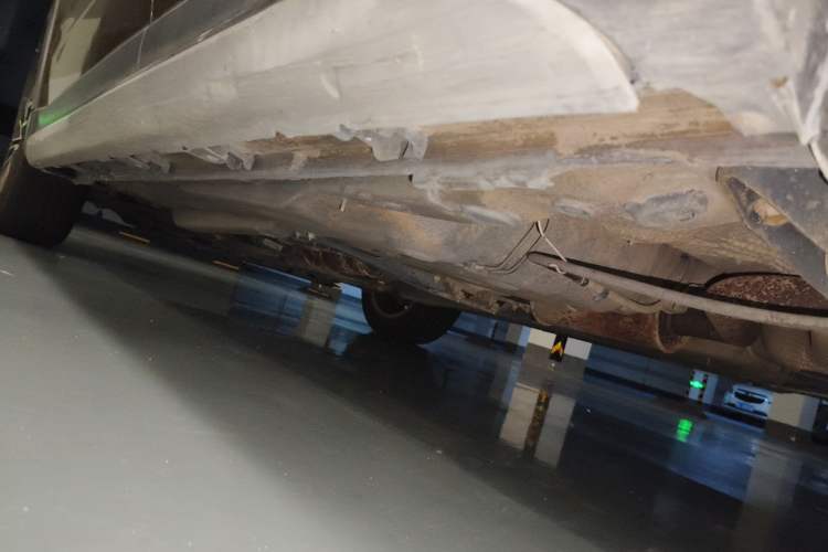Used Volkswagen Cross Lavida 2014 1.6L Automatic Chassis Rear Left