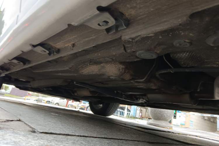 Used Volkswagen Cross Lavida 2014 1.6L Automatic Chassis Rear Left