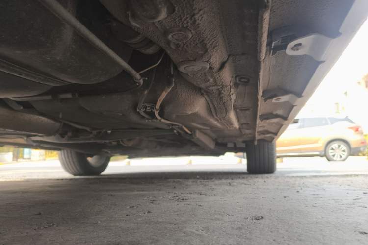 Used Volkswagen Cross Lavida 2014 1.6L Automatic Chassis Rear Right