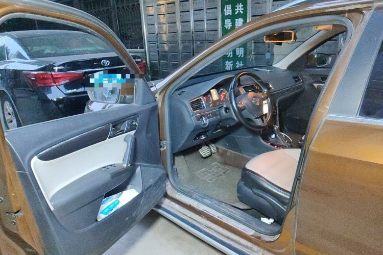Used Volkswagen Cross Lavida 2014 1.6L Automatic Driver Seat
