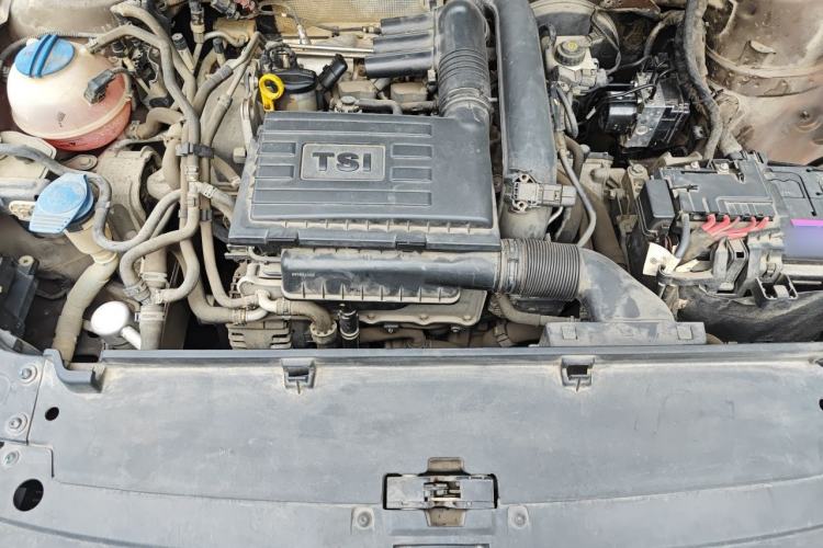 Used Volkswagen Cross Lavida 2014 1.4TSI DSG Engine Bay