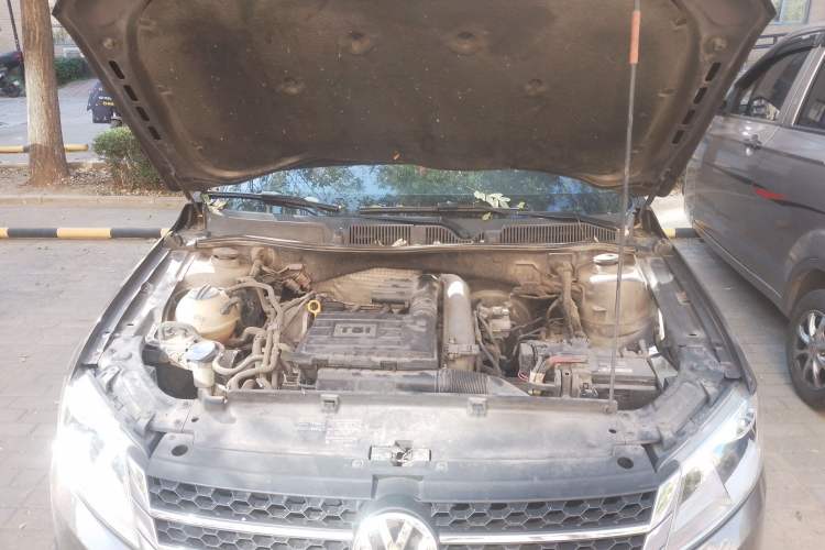 Used Volkswagen Cross Lavida 2014 1.4TSI DSG Engine Bay