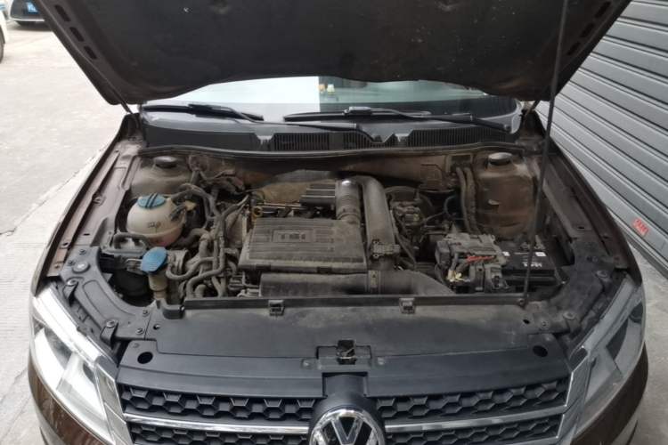 Used Volkswagen Cross Lavida 2014 1.4TSI DSG Engine Bay