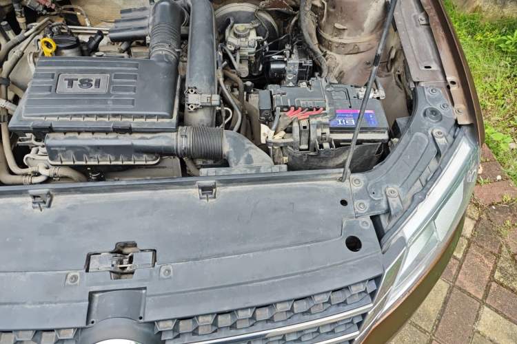Used Volkswagen Cross Lavida 2014 1.4TSI DSG Engine Bay Left
