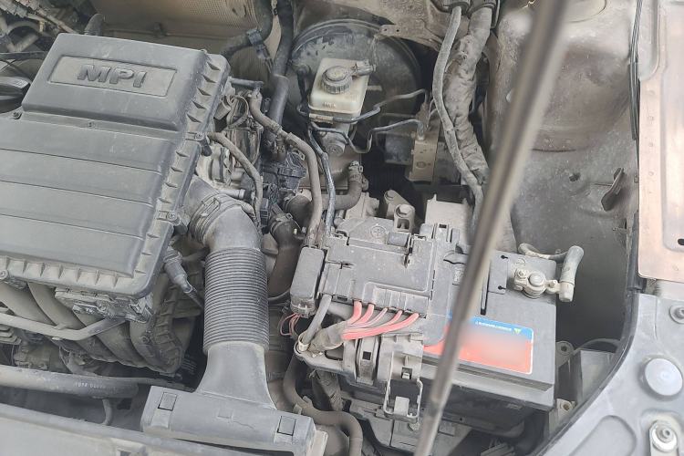 Used Volkswagen Cross Lavida 2014 1.6L Automatic Engine Bay Left