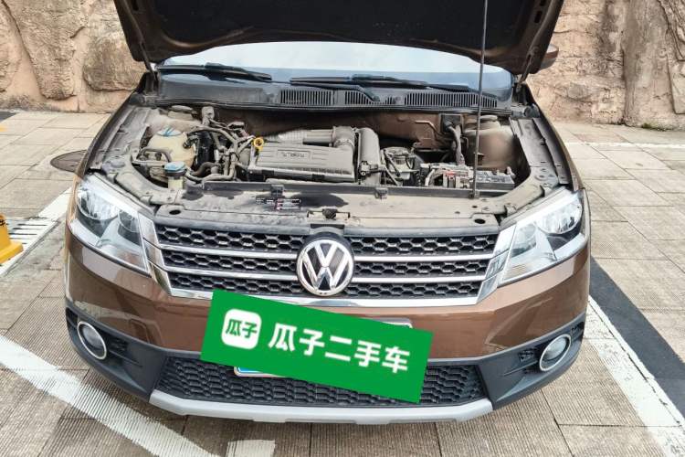 Used Volkswagen Cross Lavida 2014 1.4TSI DSG Engine Bay Left