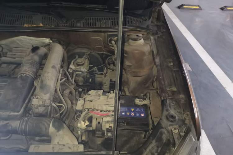 Used Volkswagen Cross Lavida 2014 1.4TSI DSG Engine Bay Left