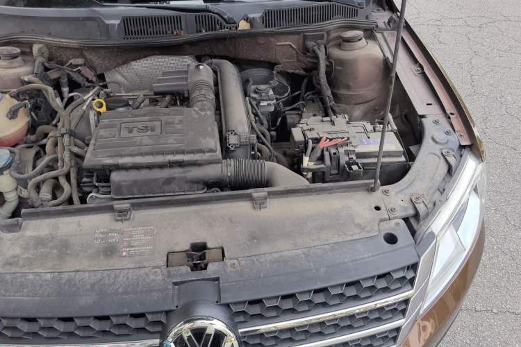 Used Volkswagen Cross Lavida 2014 1.4TSI DSG Engine Bay Left