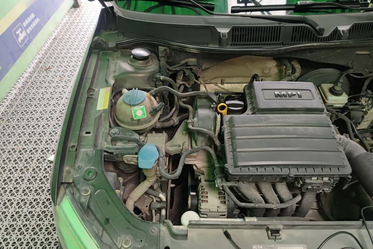 Used Volkswagen Cross Lavida 2014 1.6L Automatic Engine Bay Right