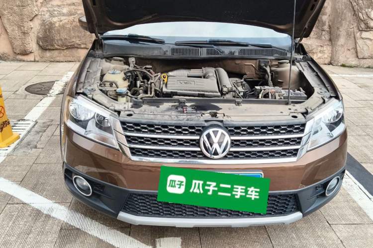 Used Volkswagen Cross Lavida 2014 1.4TSI DSG Engine Bay Right