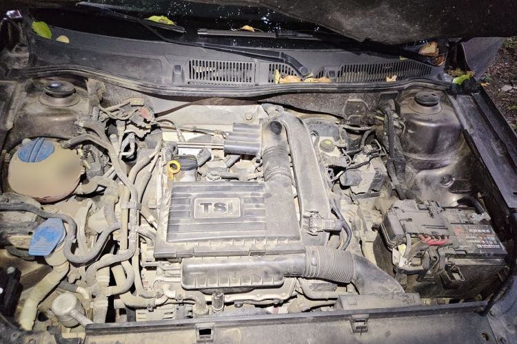 Used Volkswagen Cross Lavida 2014 1.4TSI DSG Engine Bay