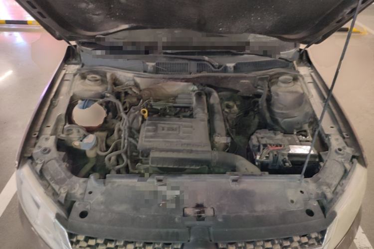 Used Volkswagen Cross Lavida 2014 1.4TSI DSG Engine Bay