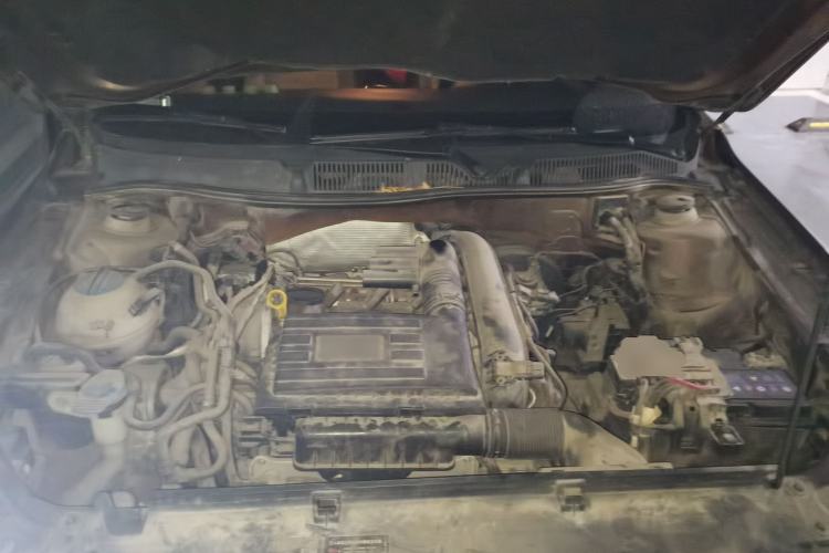 Used Volkswagen Cross Lavida 2014 1.4TSI DSG Engine Bay