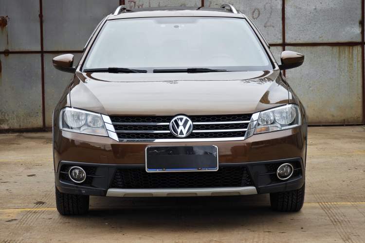 Used Volkswagen Cross Lavida 2014 1.4TSI DSG Exterior 1
