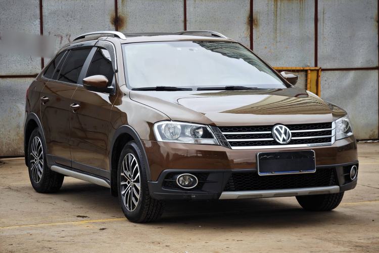Used Volkswagen Cross Lavida 2014 1.4TSI DSG Exterior 2