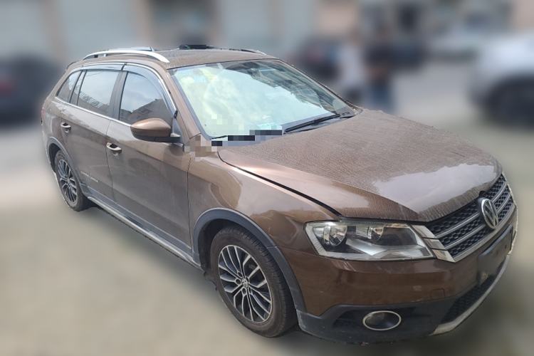 Used Volkswagen Cross Lavida 2014 1.6L Automatic Exterior 2