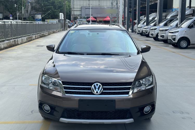 Used Volkswagen Cross Lavida 2014 1.6L Automatic Exterior 4