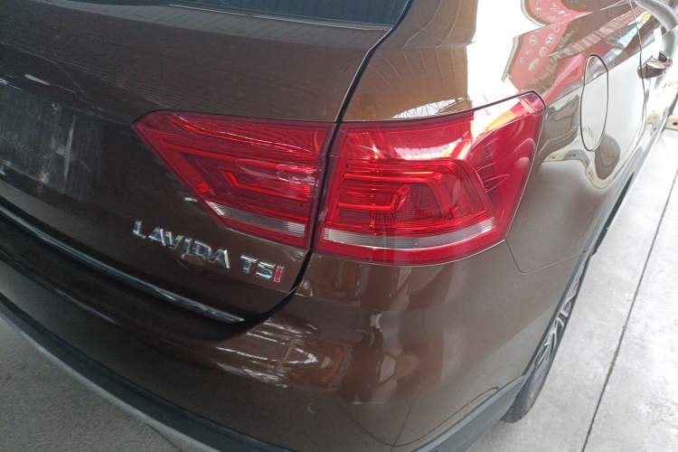 Used Volkswagen Cross Lavida 2014 1.4TSI DSG Exterior 6