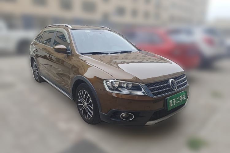 Used Volkswagen Cross Lavida 2014 1.6L Automatic Front Right 45 Deg