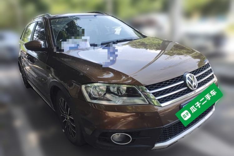 Used Volkswagen Cross Lavida 2014 1.6L Automatic Front Right 45 Deg
