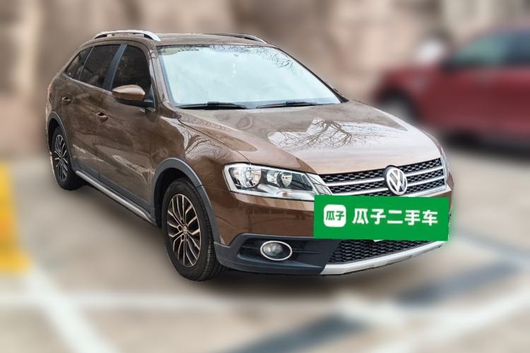 Used Volkswagen Cross Lavida 2014 1.4TSI DSG Front Right 45 Deg