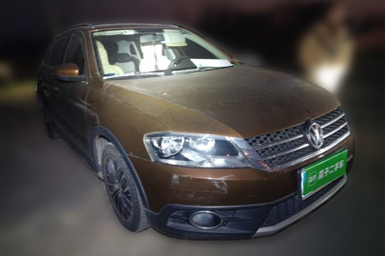 Used Volkswagen Cross Lavida 2014 1.6L Automatic Front Right 45 Deg