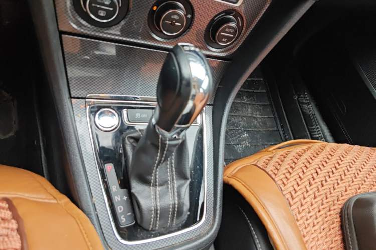 Used Volkswagen Cross Lavida 2014 1.4TSI DSG Gear Lever
