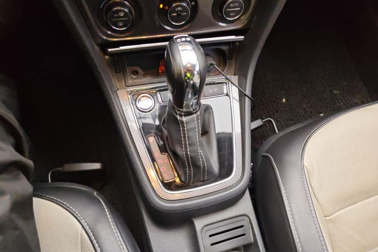 Used Volkswagen Cross Lavida 2014 1.4TSI DSG Gear Lever
