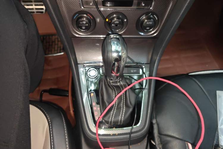 Used Volkswagen Cross Lavida 2014 1.4TSI DSG Gear Lever