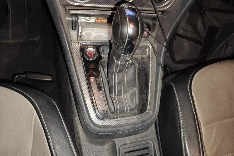 Used Volkswagen Cross Lavida 2014 1.4TSI DSG Gear Lever
