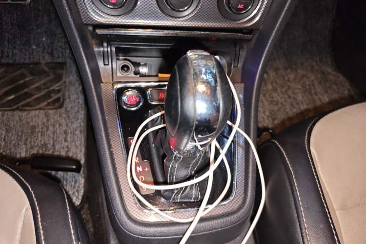 Used Volkswagen Cross Lavida 2014 1.4TSI DSG Gear Lever