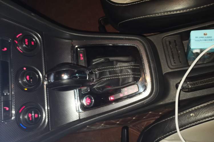 Used Volkswagen Cross Lavida 2014 1.4TSI DSG Gear Lever