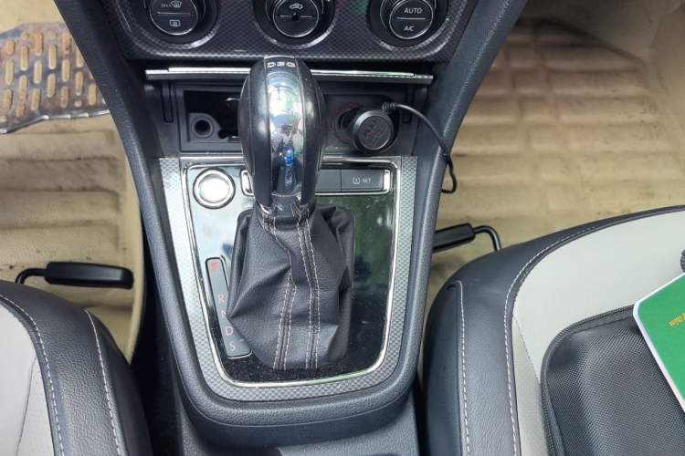 Used Volkswagen Cross Lavida 2014 1.4TSI DSG Gear Lever