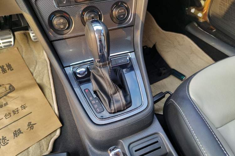 Used Volkswagen Cross Lavida 2014 1.4TSI DSG Gear Lever