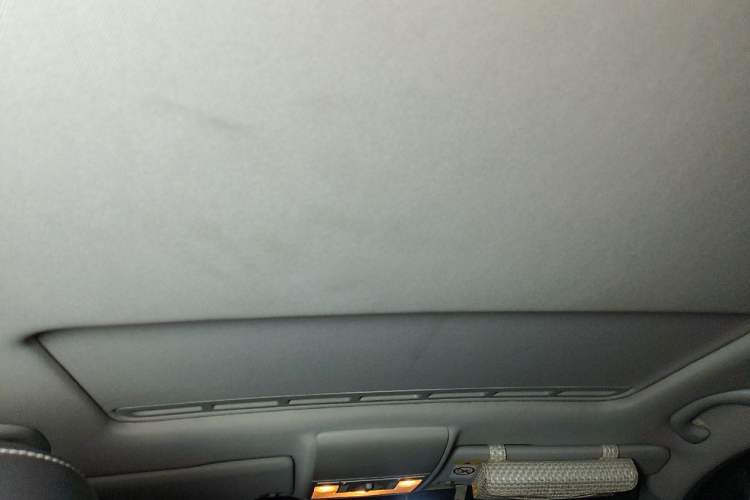 Used Volkswagen Cross Lavida 2014 1.6L Automatic Headliner