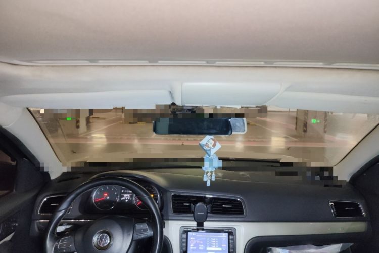 Used Volkswagen Cross Lavida 2014 1.4TSI DSG Headliner