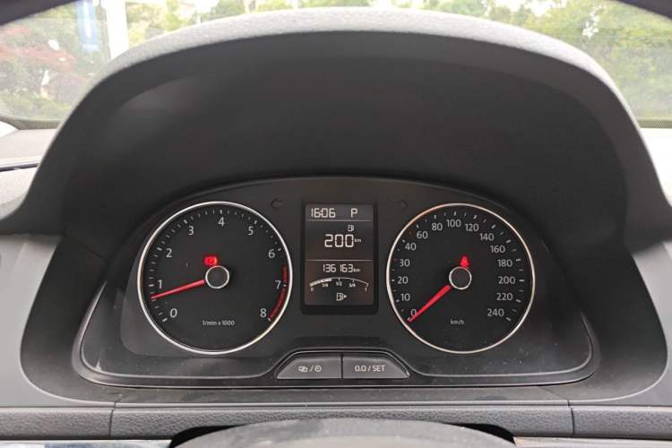 Used Volkswagen Cross Lavida 2014 1.4TSI DSG Instrument Cluster