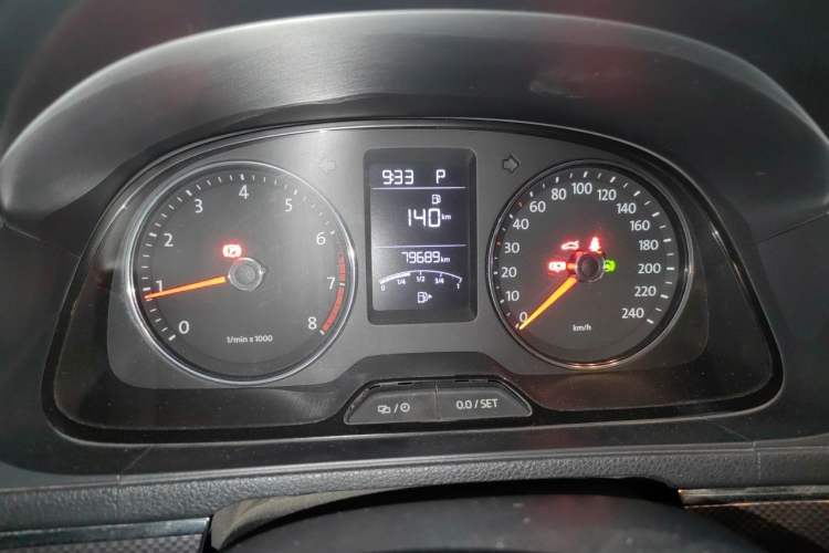 Used Volkswagen Cross Lavida 2014 1.6L Automatic Instrument Cluster