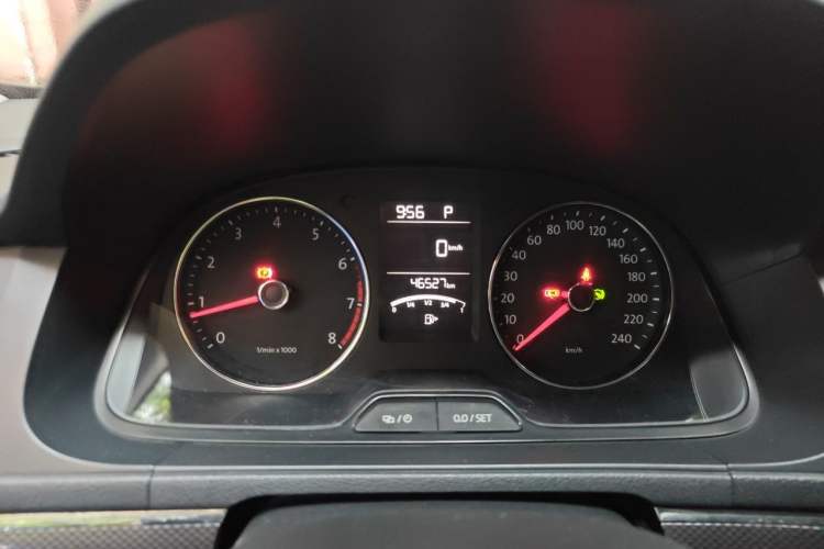 Used Volkswagen Cross Lavida 2014 1.4TSI DSG Instrument Cluster
