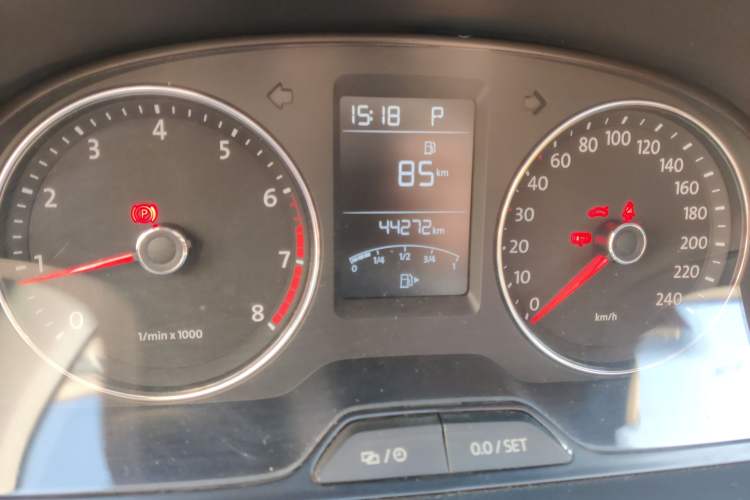 Used Volkswagen Cross Lavida 2014 1.6L Automatic Instrument Cluster