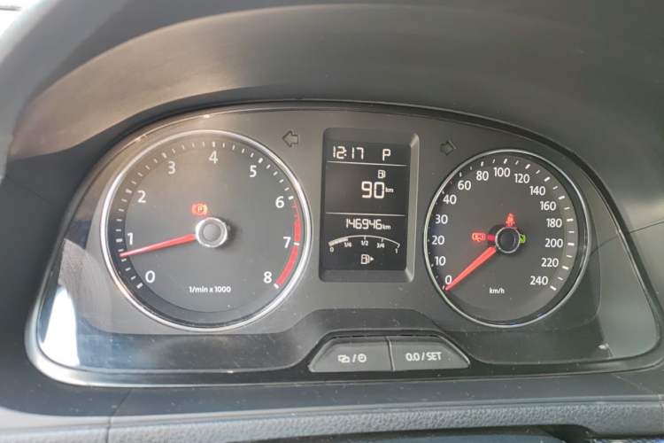 Used Volkswagen Cross Lavida 2014 1.6L Automatic Instrument Cluster