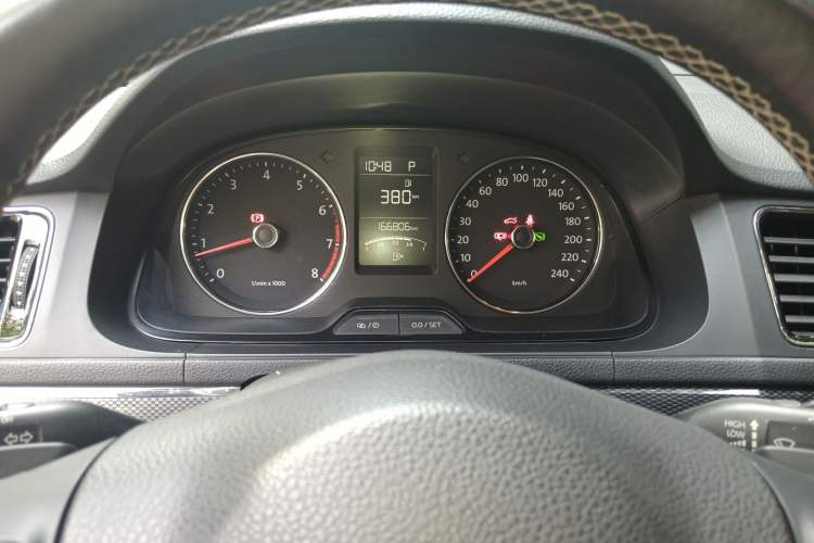 Used Volkswagen Cross Lavida 2014 1.6L Automatic Instrument Cluster