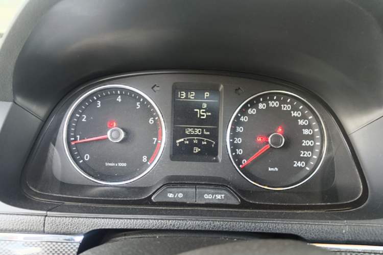 Used Volkswagen Cross Lavida 2014 1.4TSI DSG Instrument Cluster