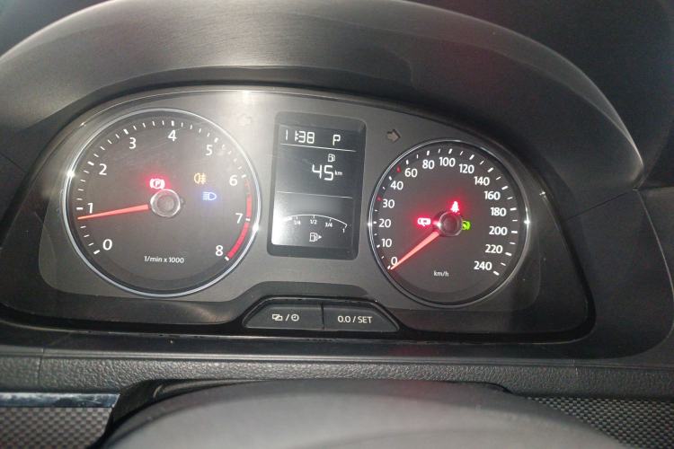 Used Volkswagen Cross Lavida 2014 1.6L Automatic Instrument Cluster