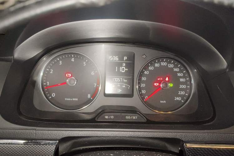 Used Volkswagen Cross Lavida 2014 1.6L Automatic Instrument Cluster