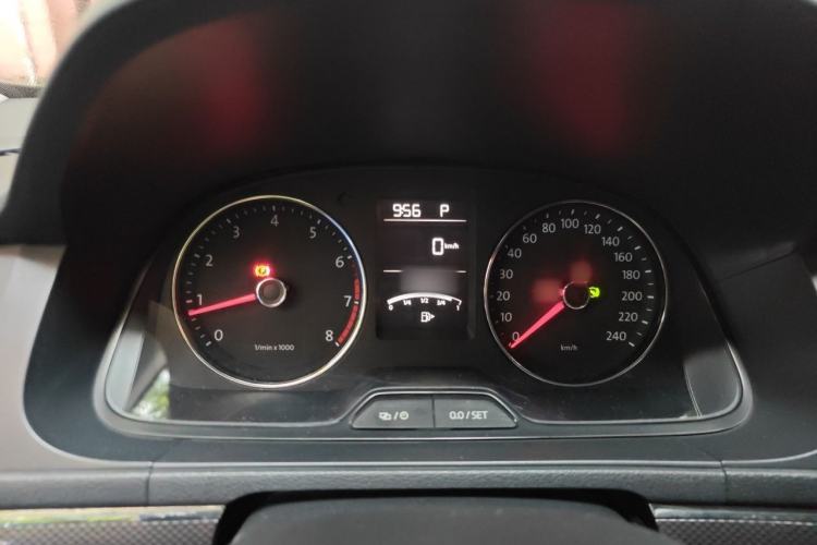 Used Volkswagen Cross Lavida 2014 1.4TSI DSG Instrument Cluster