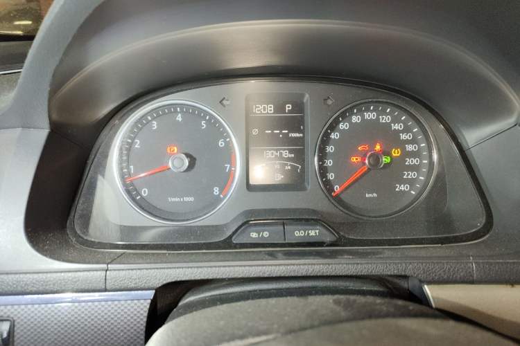 Used Volkswagen Cross Lavida 2014 1.4TSI DSG Instrument Cluster