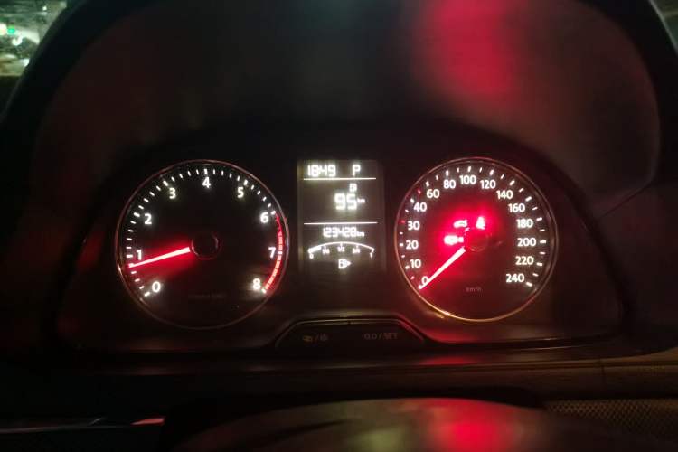 Used Volkswagen Cross Lavida 2014 1.4TSI DSG Instrument Cluster