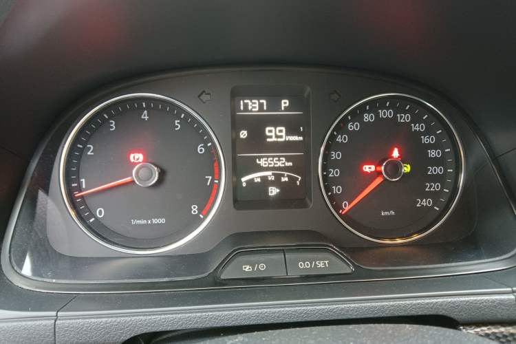 Used Volkswagen Cross Lavida 2014 1.6L Automatic Instrument Cluster